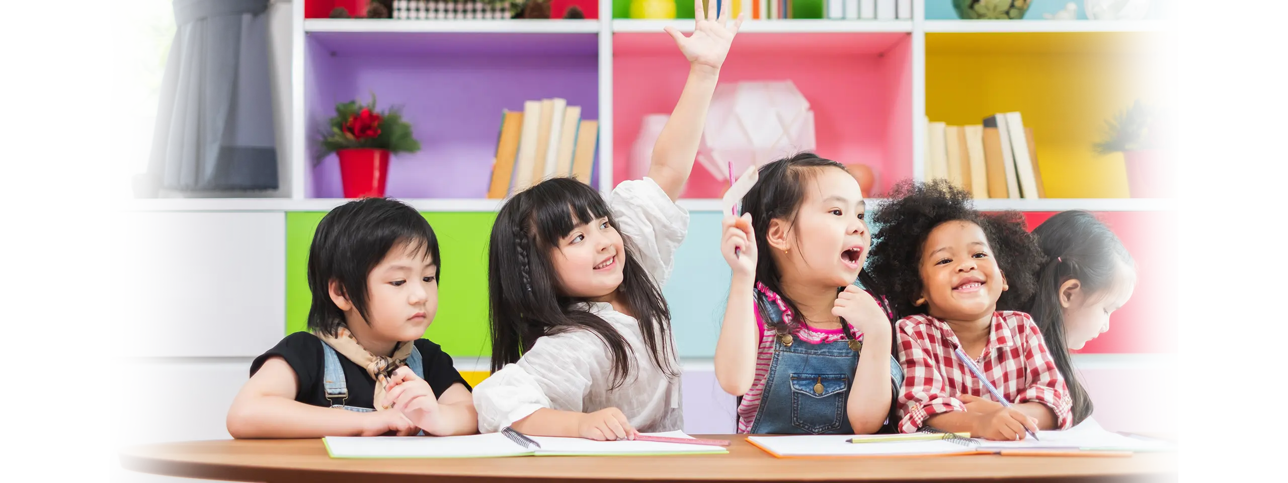 英語で学ぶ子どもたち